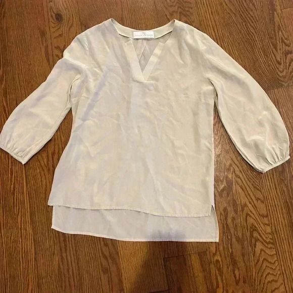 Amanda Uprichard Everday Shirt 100% Silk V Neck Blouse size Medium Minimalist - Picture 11 of 11